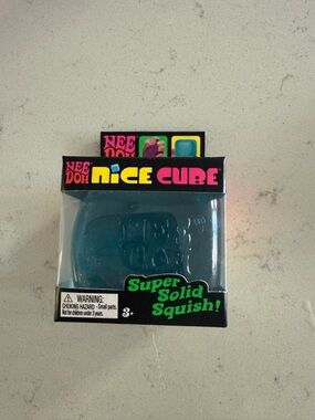 Nice Cube Super Solid Squish - Blue